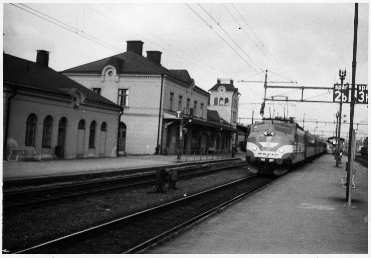 Statens Järnvägar, SJ Ra 993 "Rapid 9" vid Frövi station.