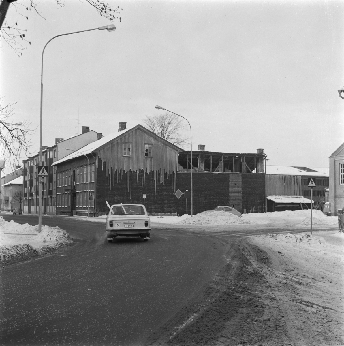 Vänersborg. Fastighet på Drottninggatan 40 rivs