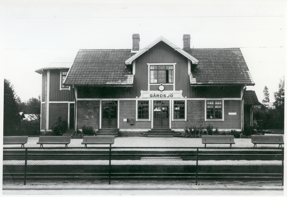 Gårdsjö station