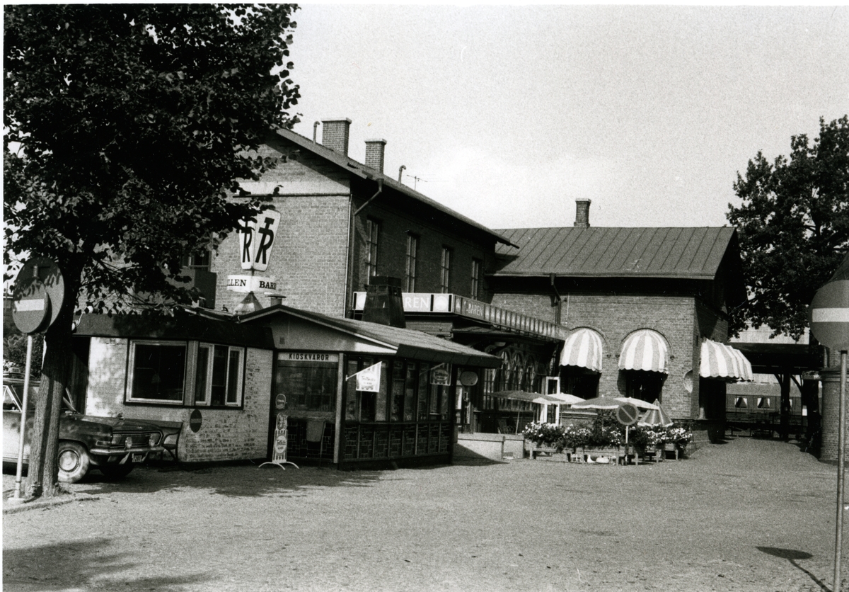 Hallsberg, kiosk och TR baren.