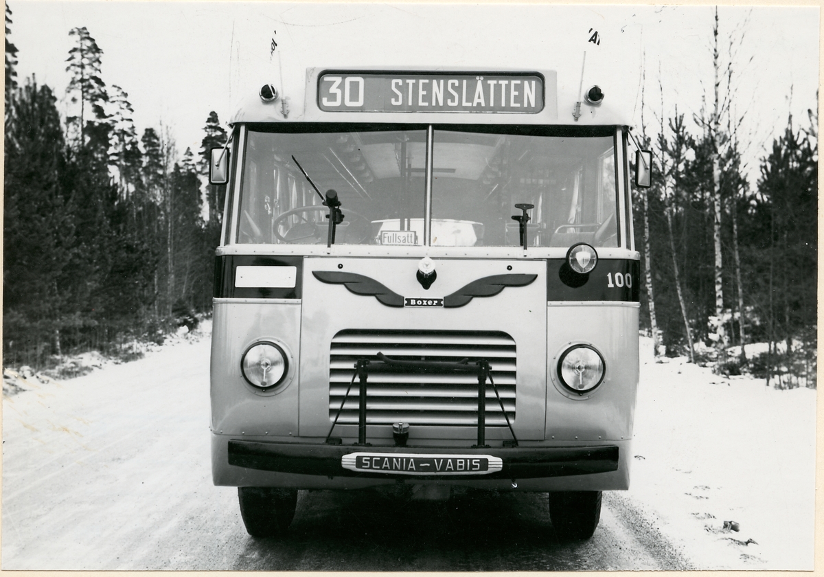 En Scania-Vabis buss med boxerkaross. Destination Stenslätten.