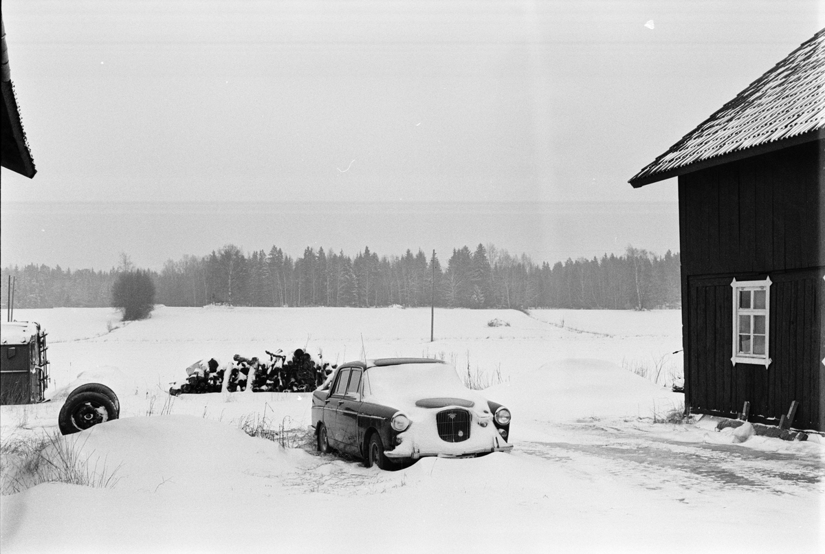 Bygatan i Sävasta, Altuna, Uppland januari 1988