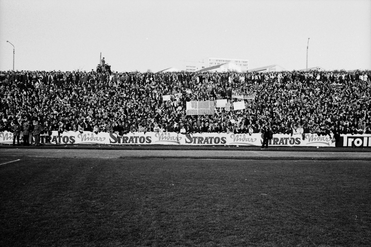 Nidar Chokoladefabrik A/S. Reklamebanner på Lerkendal stadion