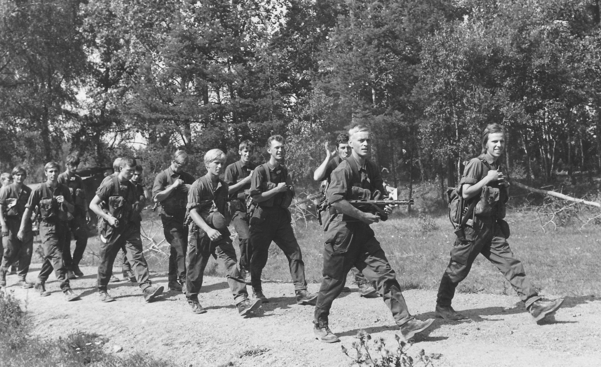 Förflyttning P 10 Strängnäs - Skarpnäck Stockholm
Soldater och befäl på marsch.