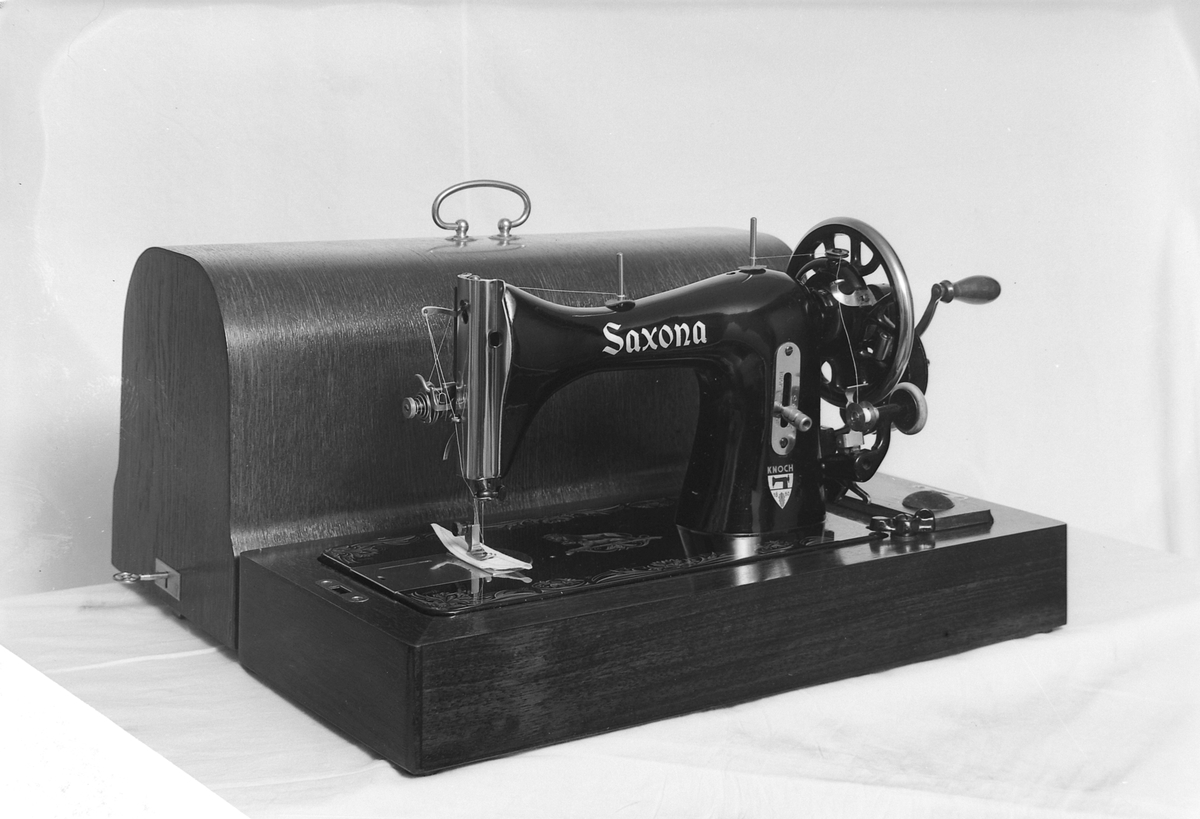 Saxona symaskin med tilbehør