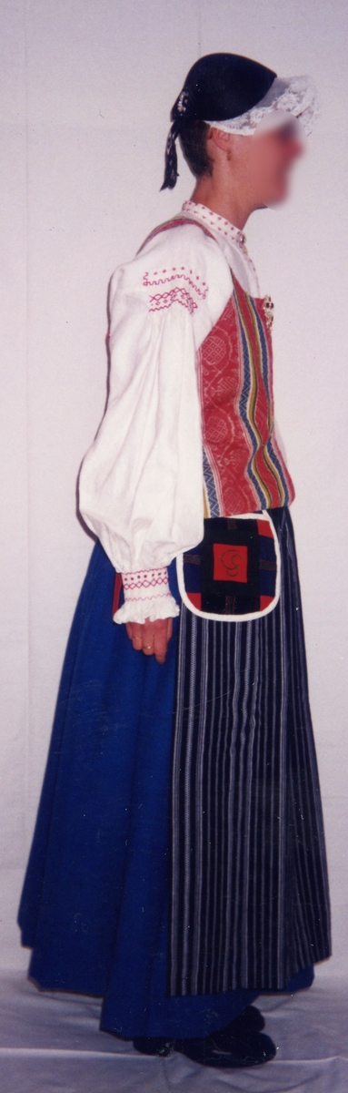 Folkdräkt Köinge - Hemslöjdens Samlingar / DigitaltMuseum