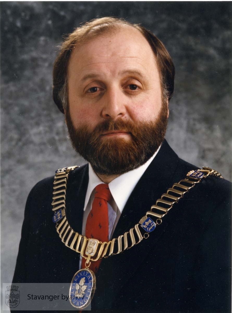 Ordfører i Stavanger 1990-1993.Arbeiderpartiet..Konsulent.Stortingsrepresentant for Rogaland 1993-2013