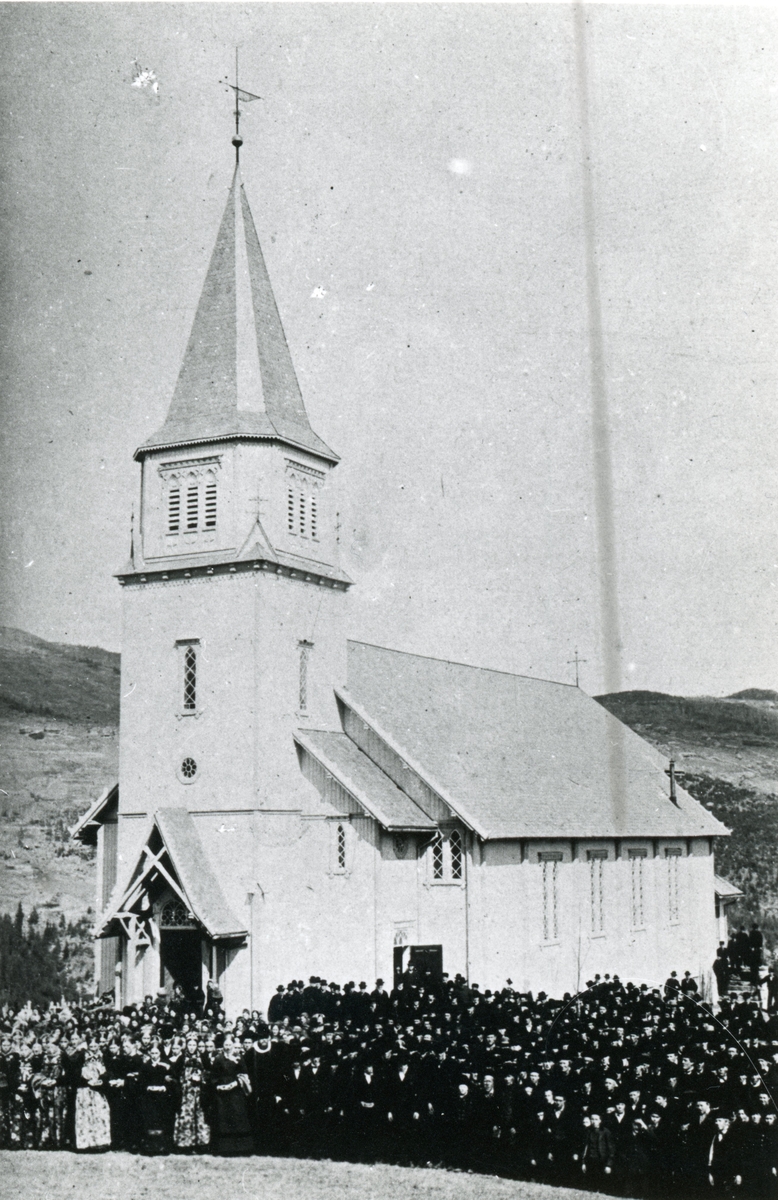Gruppe, Gol kyrkje ved viksligen av kyrkja 1882.