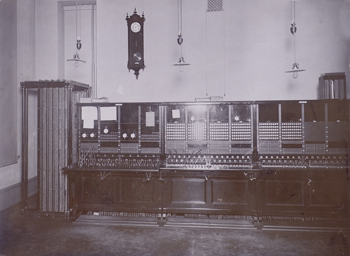 Trelleborgs telefonstation omkring år 1920. Telefonsal.