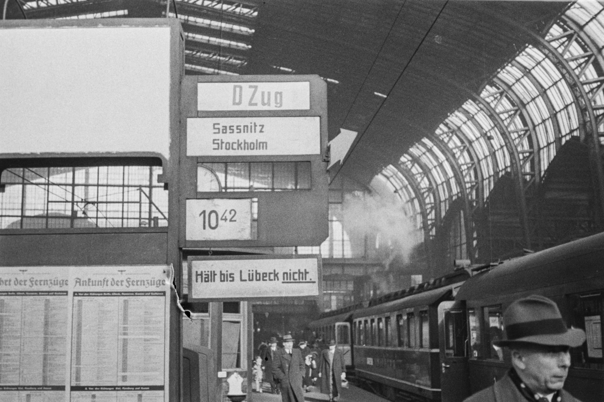 Hamburg Hauptbahnhof i Tyskland med tog til Stockholm via Sassnitz