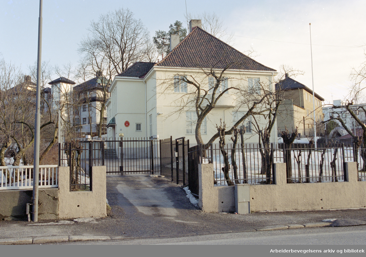 Oslo: Halvdan Svartes gate. Tyrkiske Ambassade. 19. mars 1995