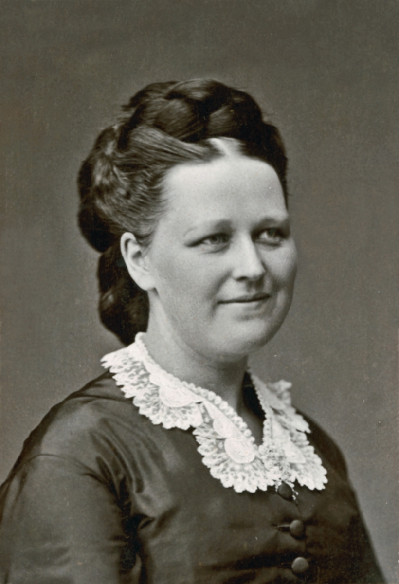 Bilde av Dorothea Bernhardine Anker Bachke, tatt ca. 1885-1890.