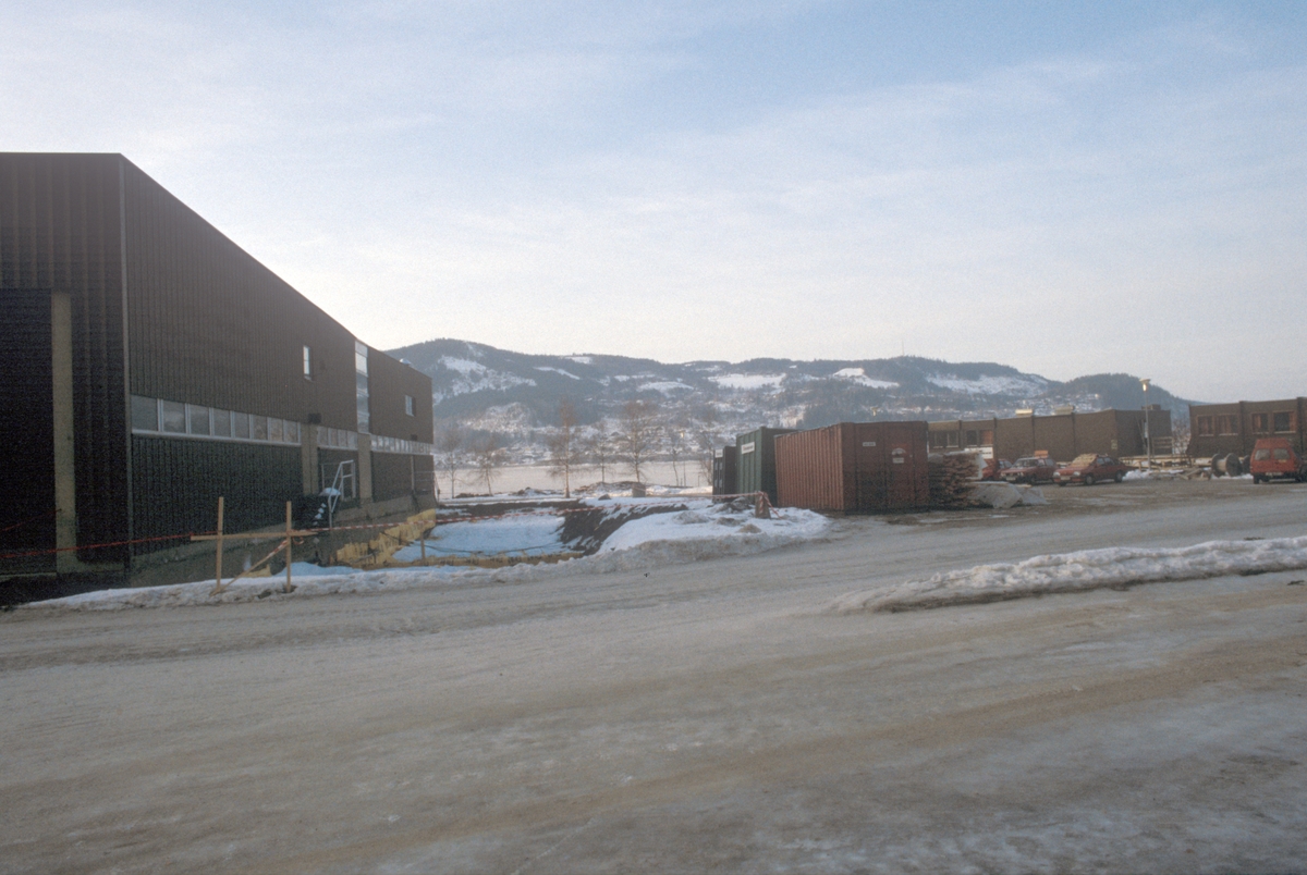 Lillehammer. Hovedkloakkrenseanlegget, R2, under anlegg ved Mjøsa. Nordre del. Utsyn mot vest.