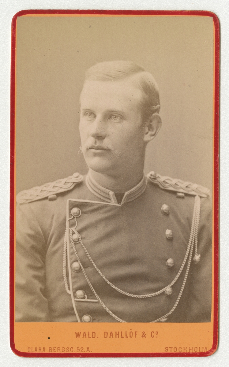 Porträtt av Sven Mauritz Odqvist, underlöjtnant vid Jämtlands fältjägarkår.