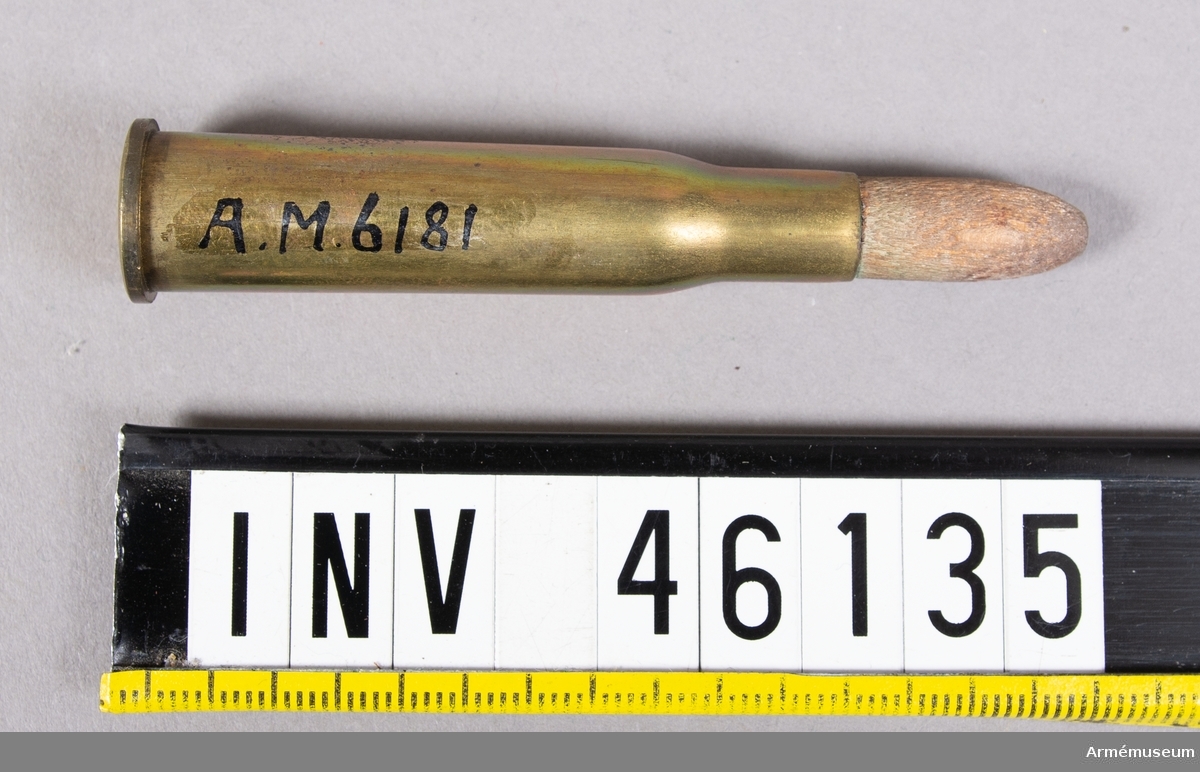 Grupp E V.
8 mm lös patron m/1893. Till 8 mm gevär m/1867, m/1889 och kammargevär.
