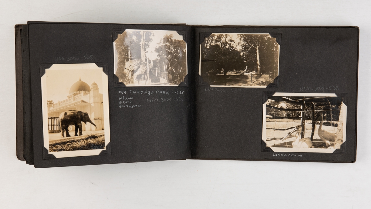 Album med fotografier av motorskipet 'Tungsha' 1924-1926.