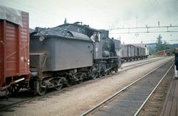 Damplokomotiv type 24b nr. 264 med godstog til Skreia på Rei
