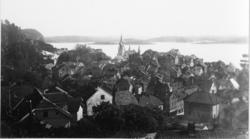 Hovedbyen øst sett fra Løkka, Kragerø ca 1895