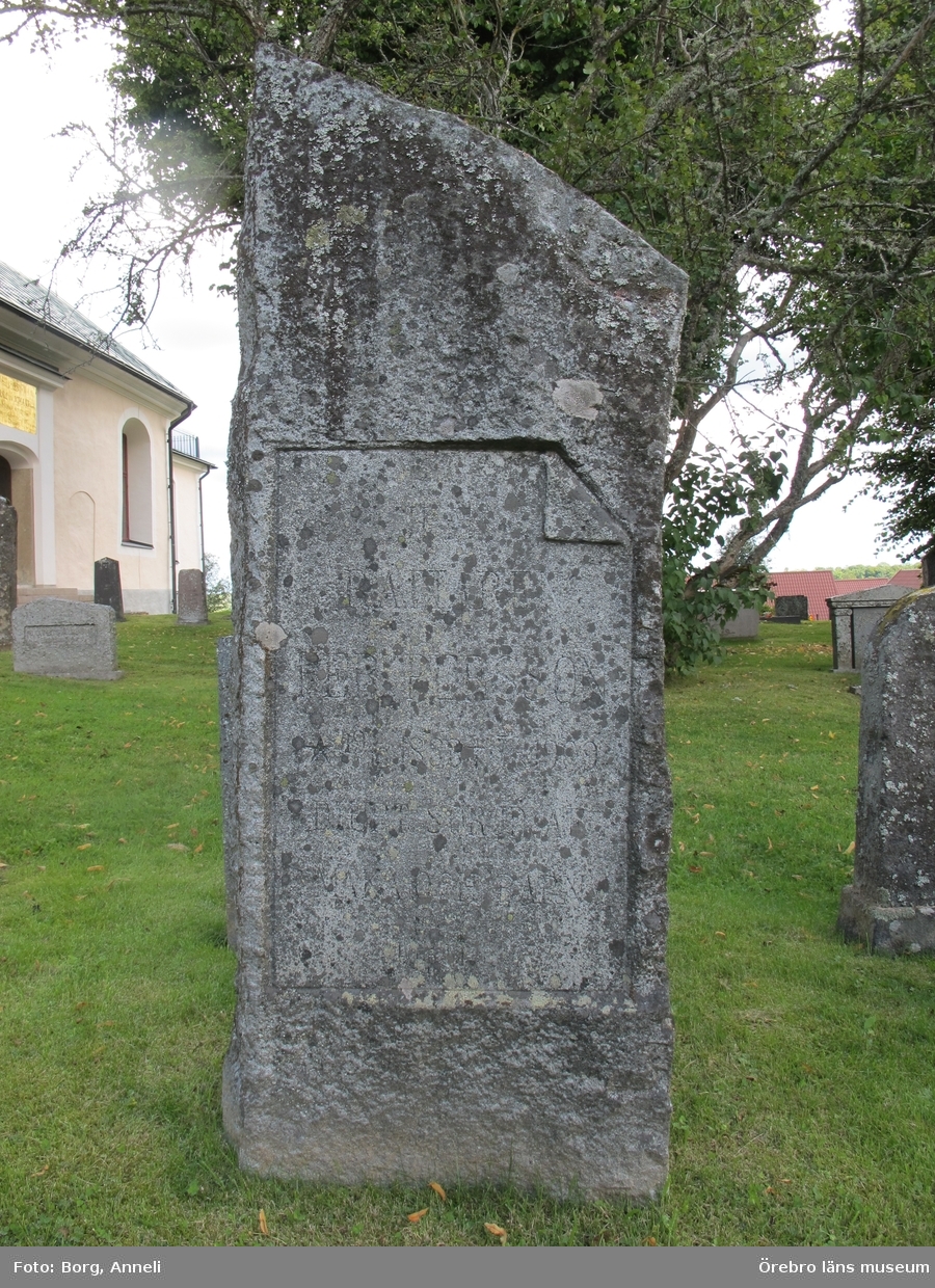 Tysslinge kyrkogård Inventering av kulturhistoriskt värdefulla gravvårdar 2012-2013, GK 520-597.