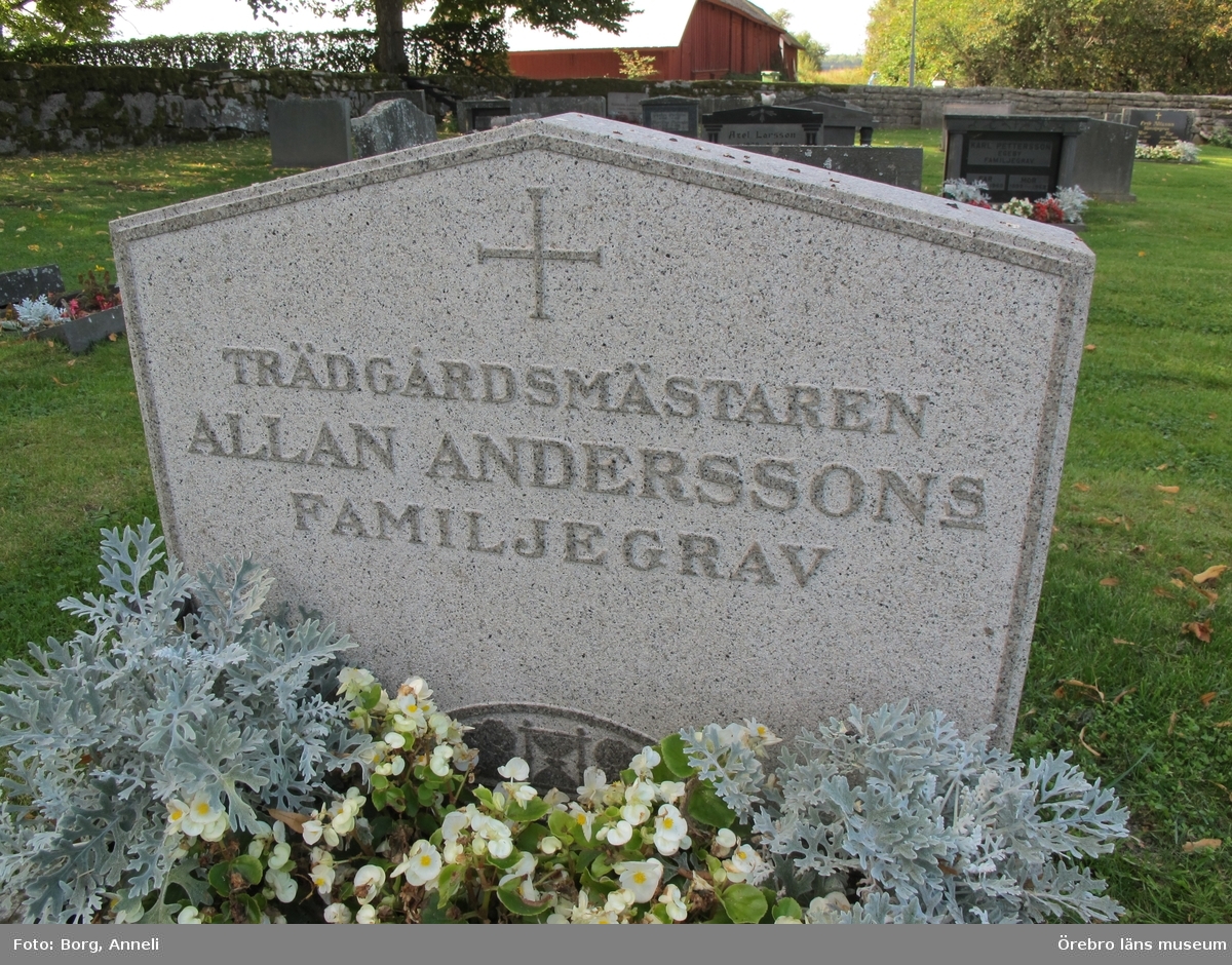 Tysslinge kyrkogård Inventering av kulturhistoriskt värdefulla gravvårdar 2012-2013, Norra 55-505.