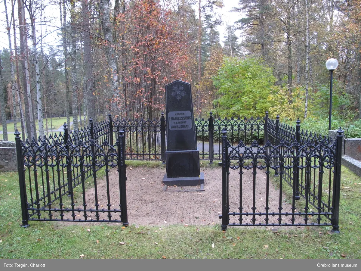 Gravvårdar av gjutjärn, Inventering av kulturhistoriskt värdefulla gravvårdar 2015-2016, Ljusnabergs nya kyrkogård.