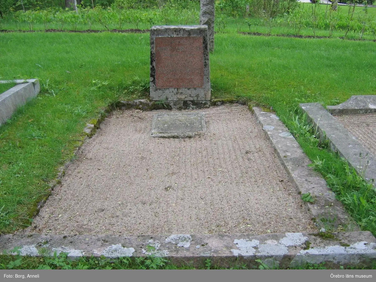 Lindesberg Södra kyrkogården Inventering av  kulturhistoriskt värdefulla gravvårdar 2011-2012, Kvarter 10.