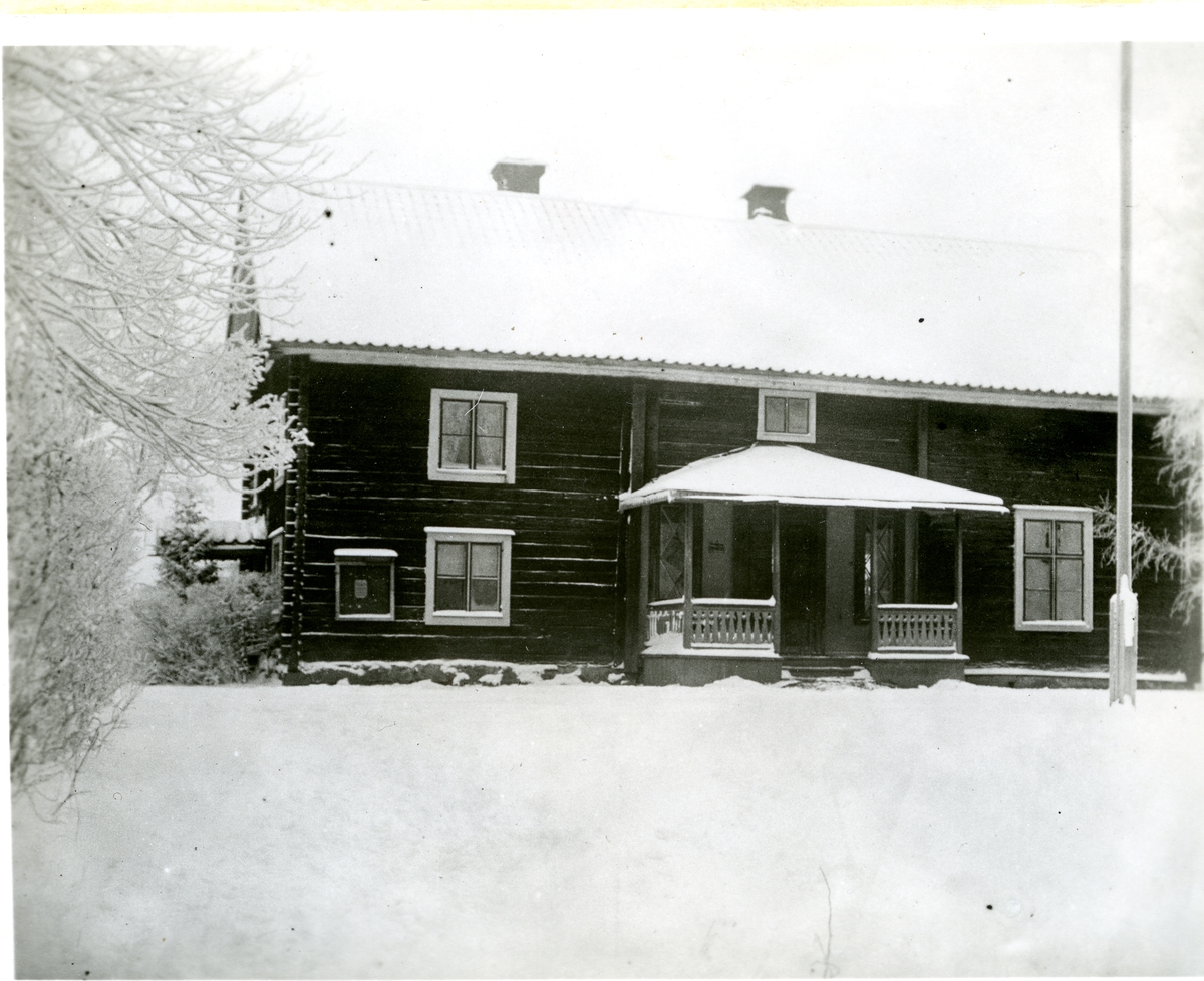 Lillhärad sn, Västerås.
Gamla skolan/sockenstugan. 1895-1905.