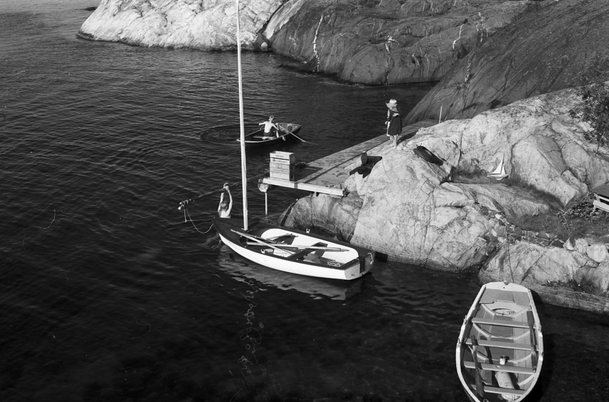 Båtliv og bading i Hardangerfjorden