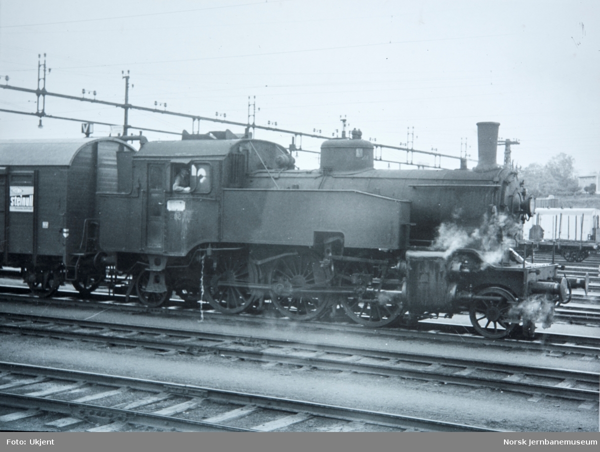 Damplokomotiv type 32a nr. 288 i skiftetjeneste på Alnabru stasjon.