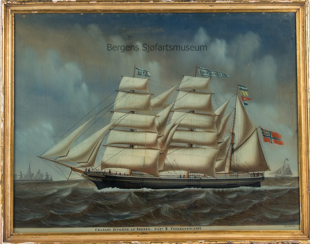 Skipsportrett av bark CHARLES DICKENS. Fører kjenningssignal JQFS, og norsk flagg med unionsmerke i akter. Til høyre i motivet et losfartøy, og til venstre Vlissingen i Nederland.