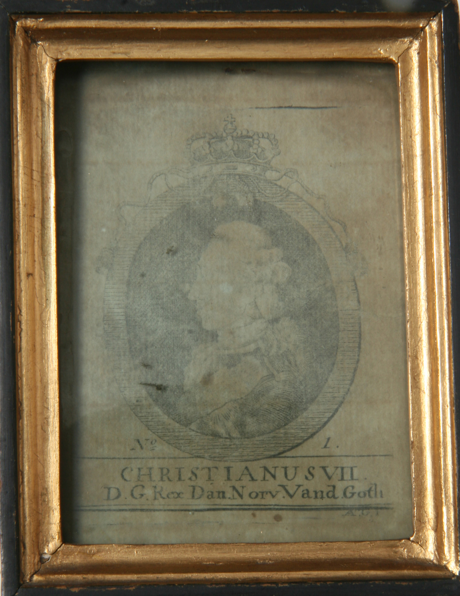 Glass, sort og forgylt ramme, portrett av Christian VII. 