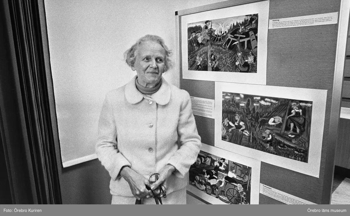 Utställning på Turistbyrån i Örebro.
25 oktober 1979.
Anna Lisa Elander från Garphyttan visar sina bilder från Kilsbergen.