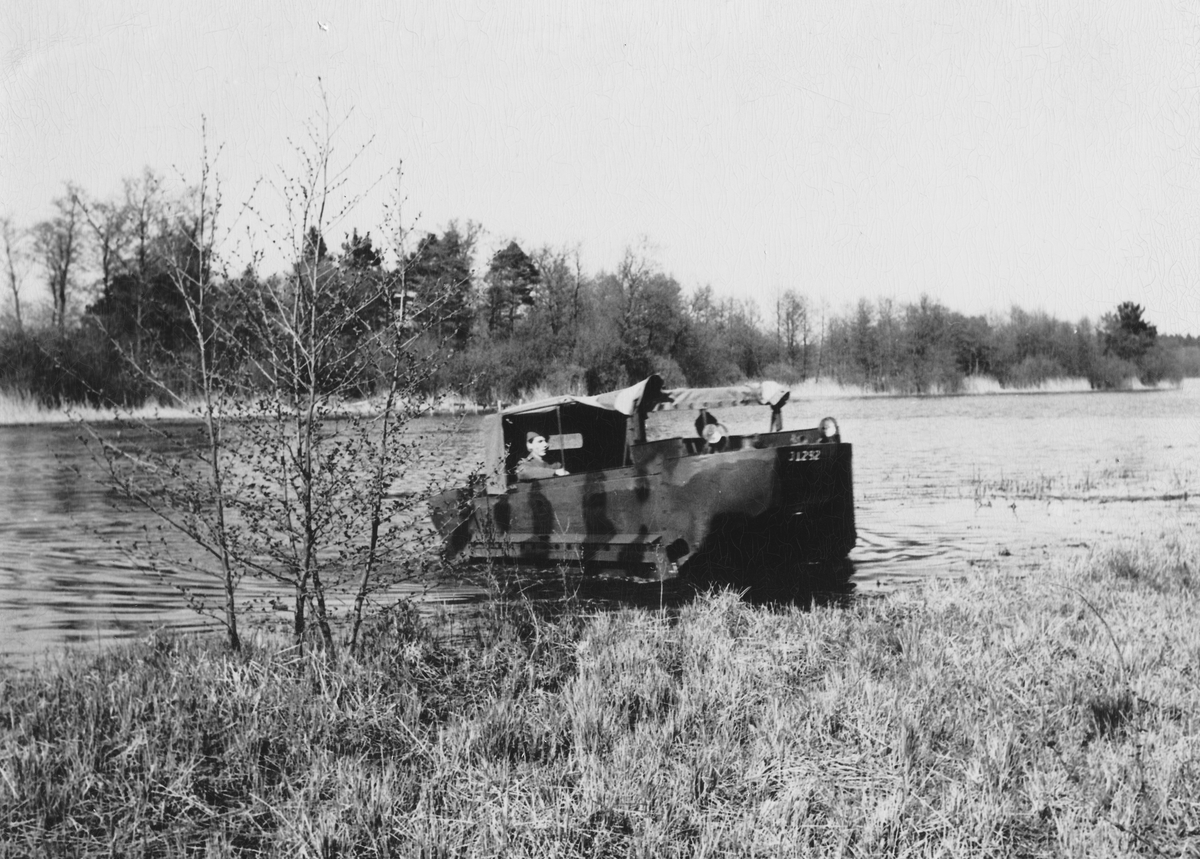 Bandvagn m/48 (Studebaker M29C, USA)

Amfibievagn, kallades "Vesslan".
Inköpt som surplus efter andra världskriget,
I tjänst till ca 1960.