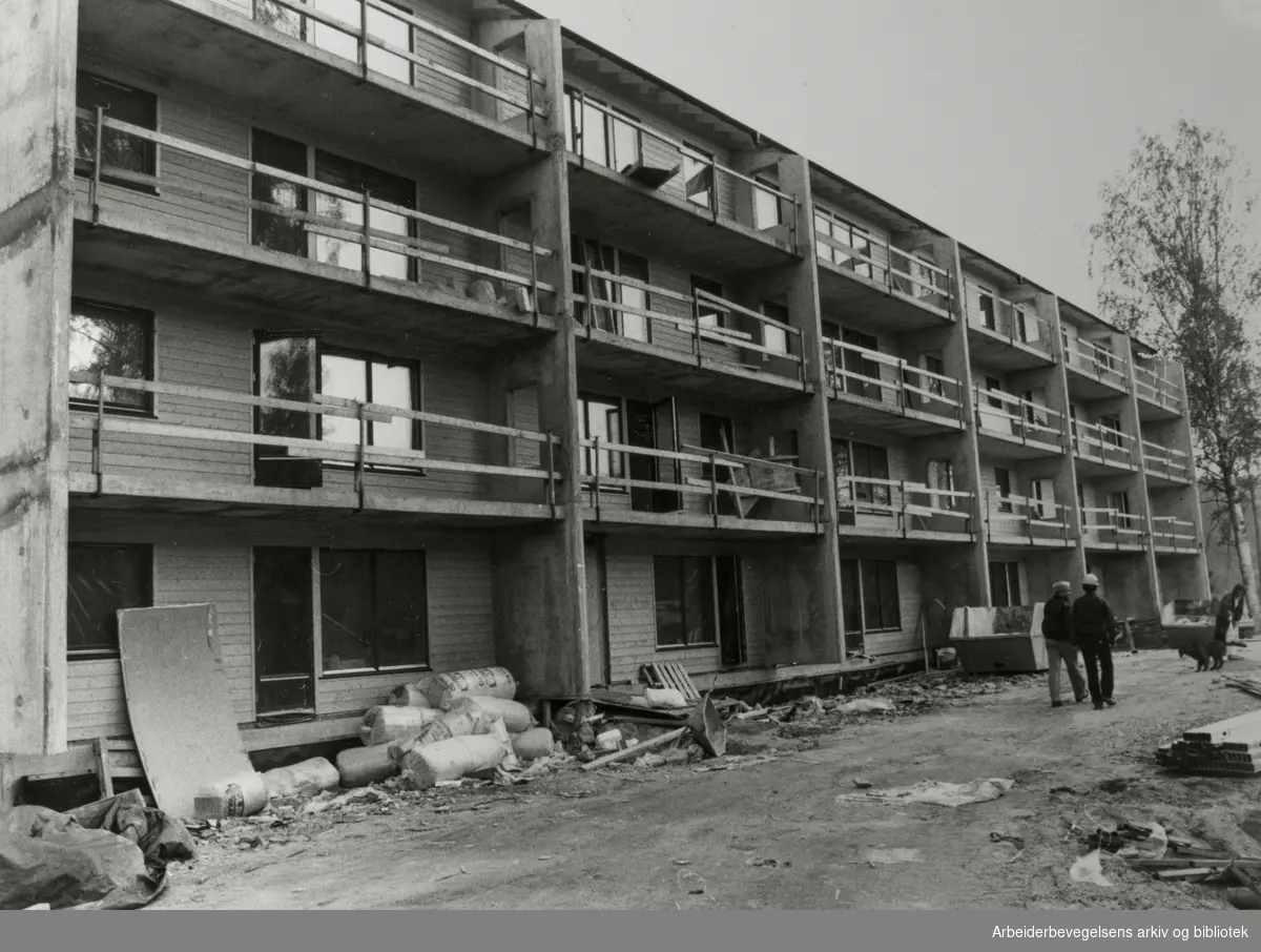 Nordstrand. Bjørndal. Bygging av nye boliger.15. juni 1983
