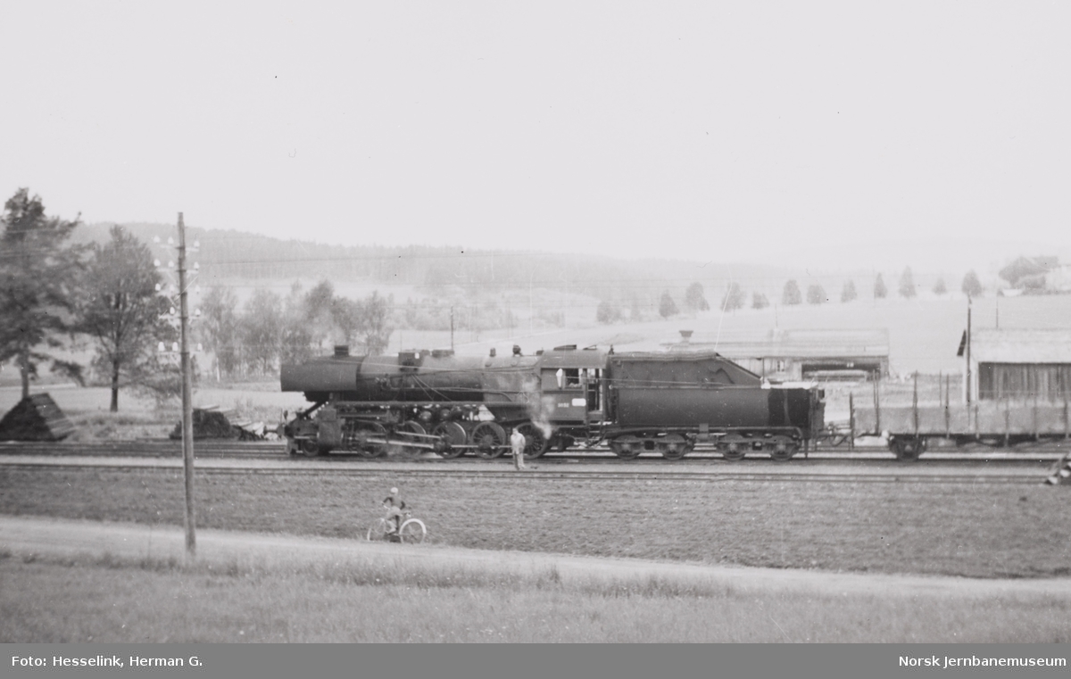 Damplokomotiv type 63a nr. 5032 på Ronglan stasjon