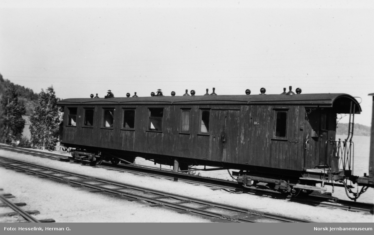 Setesdalsbanens personvogn CFo nr. 115 på Hægeland stasjon