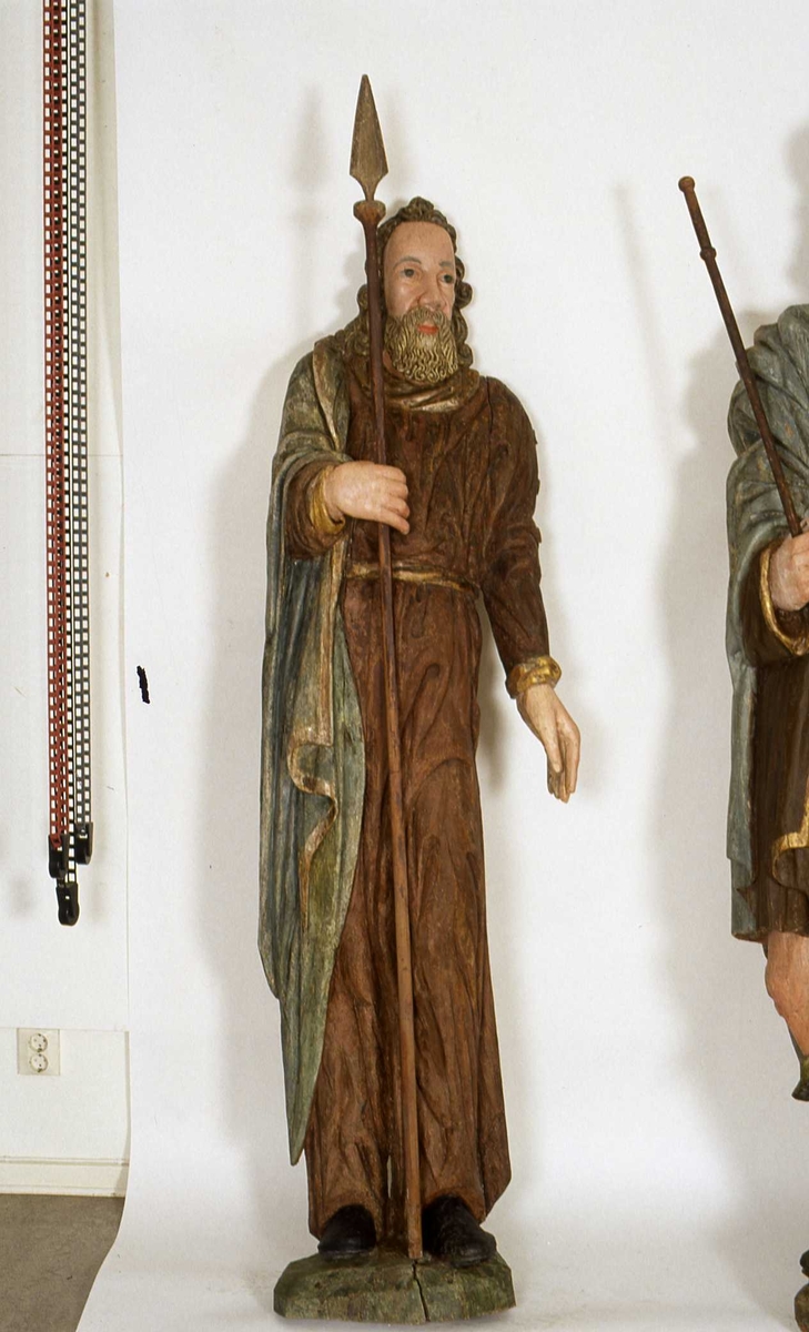 Träskulptur föreställande aposteln Tomas i Brahekyrkan på Visingsö, Jönköpings kommun.