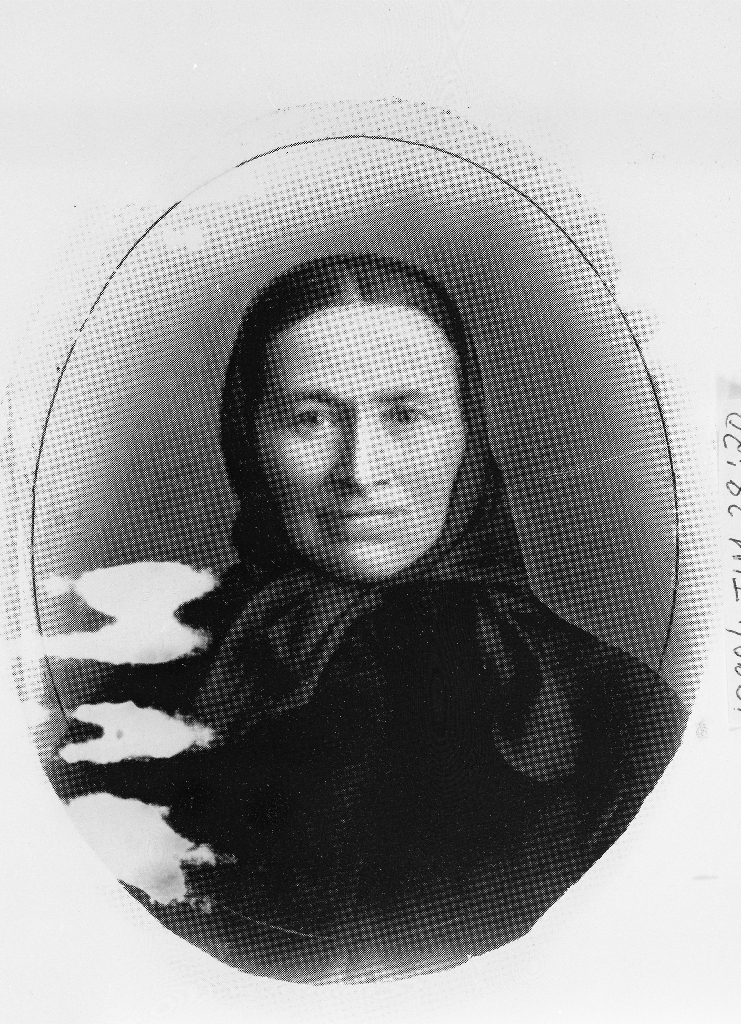 Ingeborg Gurine Snorrestad (1843 - 1910) g. m. Ommund S. Tunheim. Ho er tremenning til Arne Garborg.