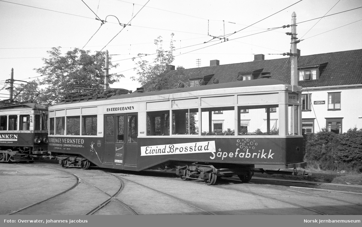 Ekebergbanens tilhengervogn nr. 1037 på Holtet stasjon