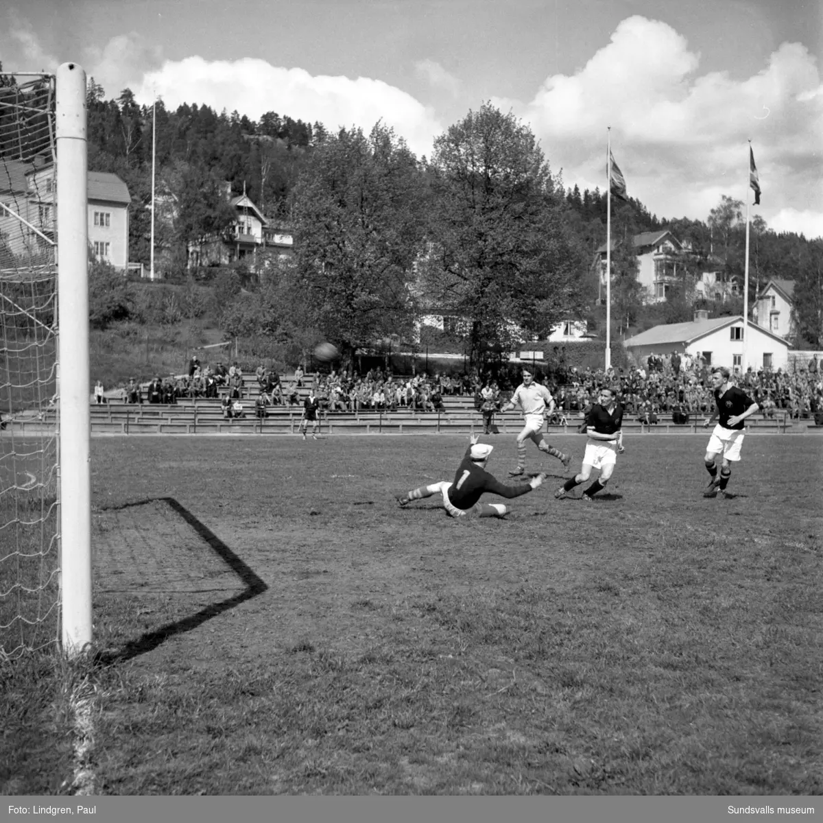 Fotboll. Kuben-Ljusdal i idrottsparken Sundsvall. Kuben vann med 3-1.