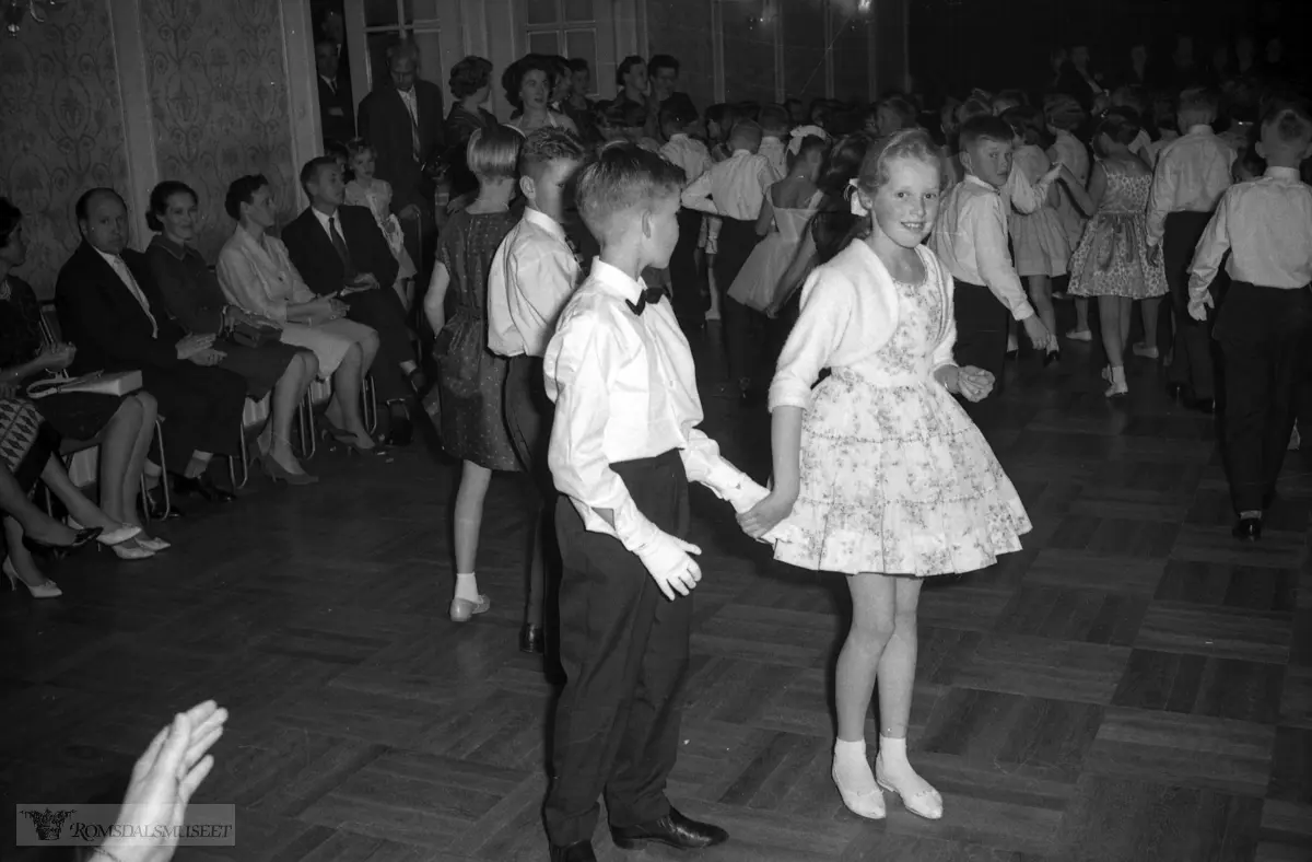 "03.11.1961"."Danseskulen" .Inne i Alexandra Hotell.