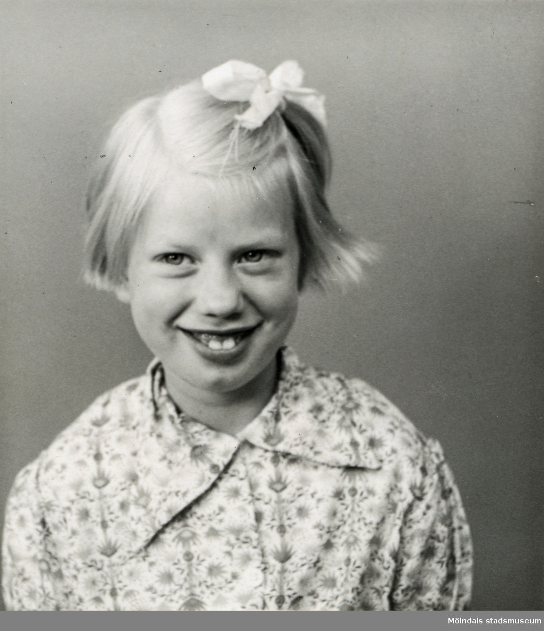 Porträtt av Maj Jernberg som ung flicka. Maj bodde på Streteredshemmet i Kållered troligen från 1970-1980-talet fram till början av 1990-talet.