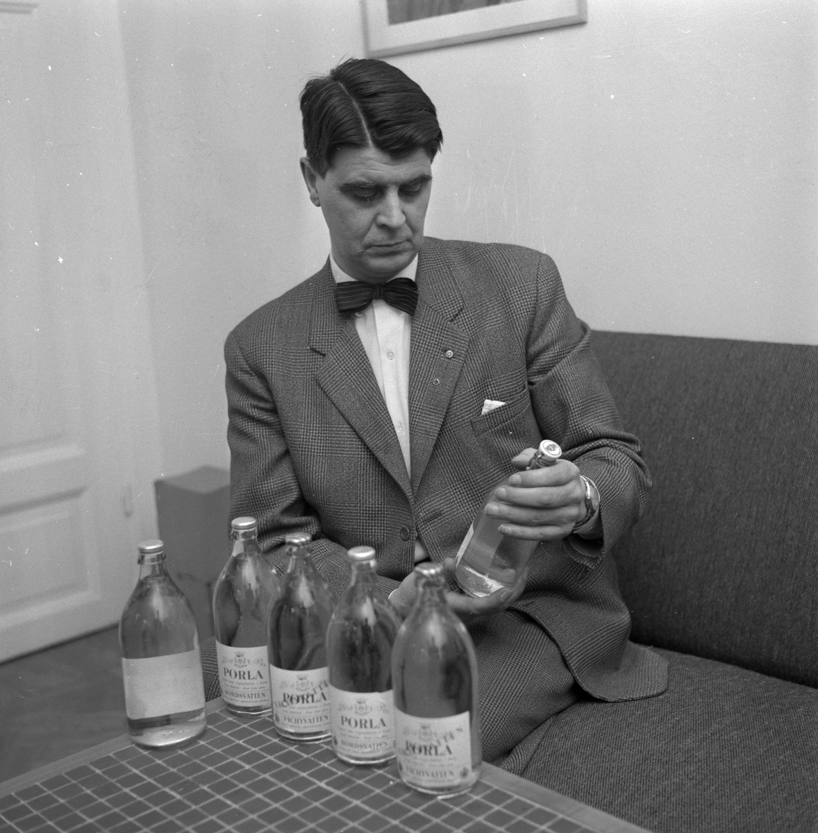 Nya sockerdricksflaskor.
24 mars 1959.