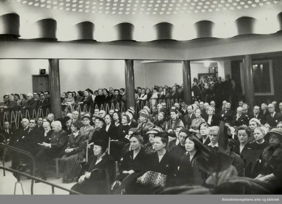 Radiumhospitalet. Innvielse av det nye forsknings og behandlingssenter. Januar 1958