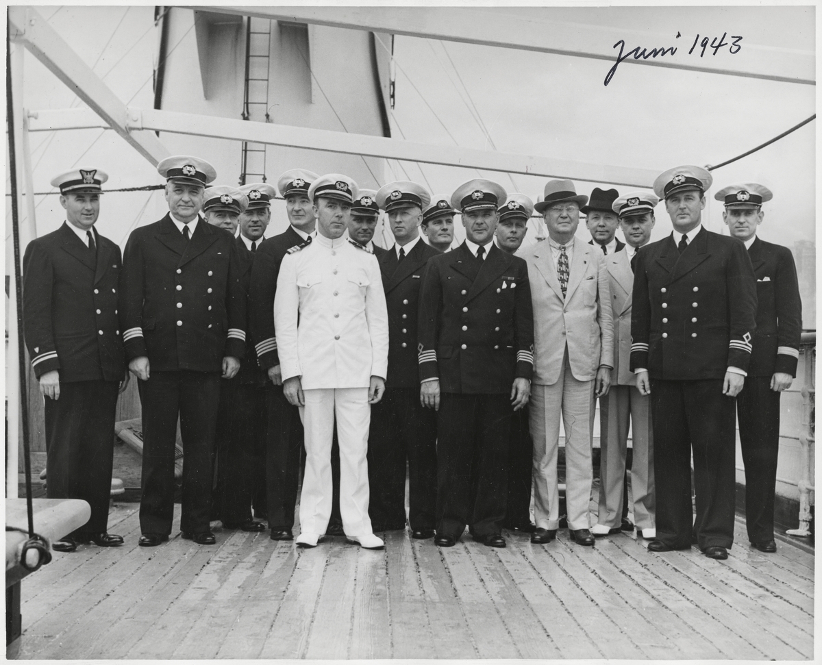 Sigfrid Ericson med besättning samt gäster ombord på Gripsholm.