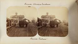 Jernbanevogner og jernbanepersonale på Hamar stasjon