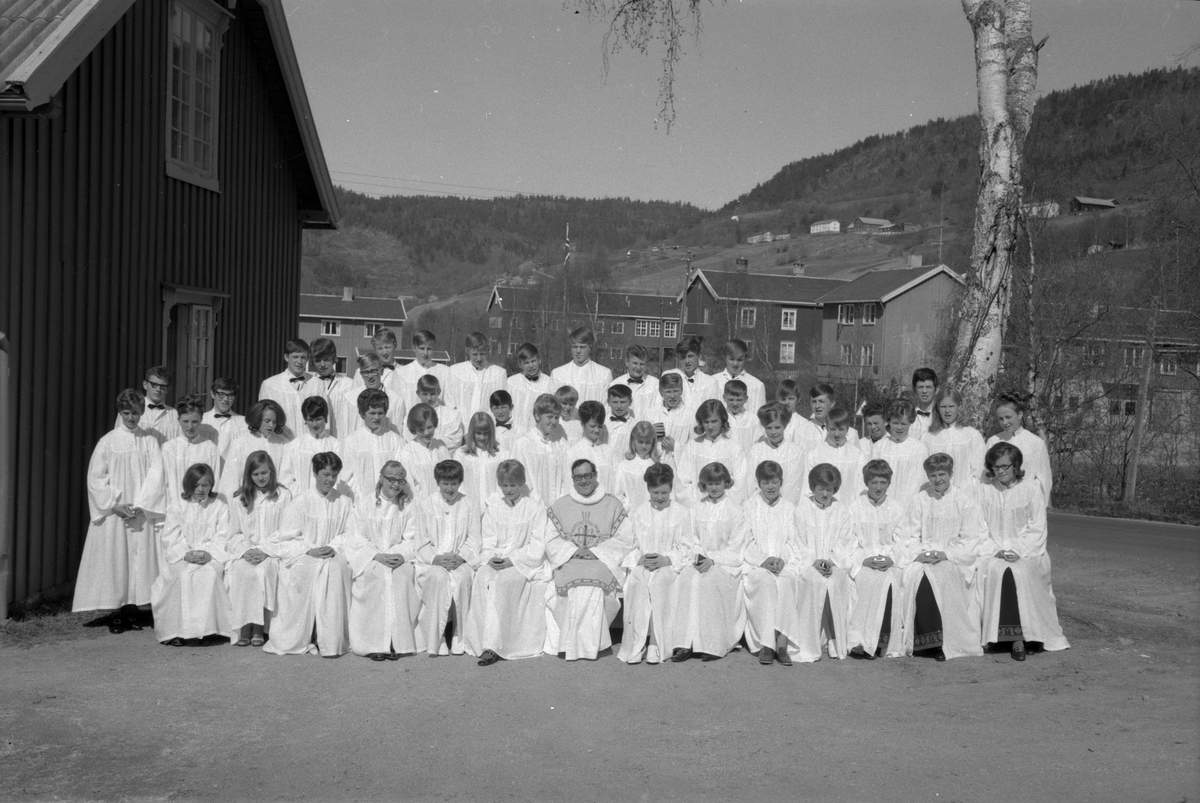 Konfirmasjon i Meldal kirke 1970.