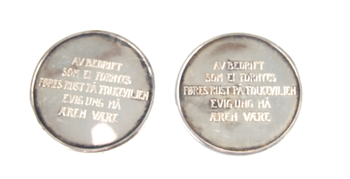 To medaljer fra Fellesutstillingen i Egersund i 1923, oppbevart i hvert sitt etui.