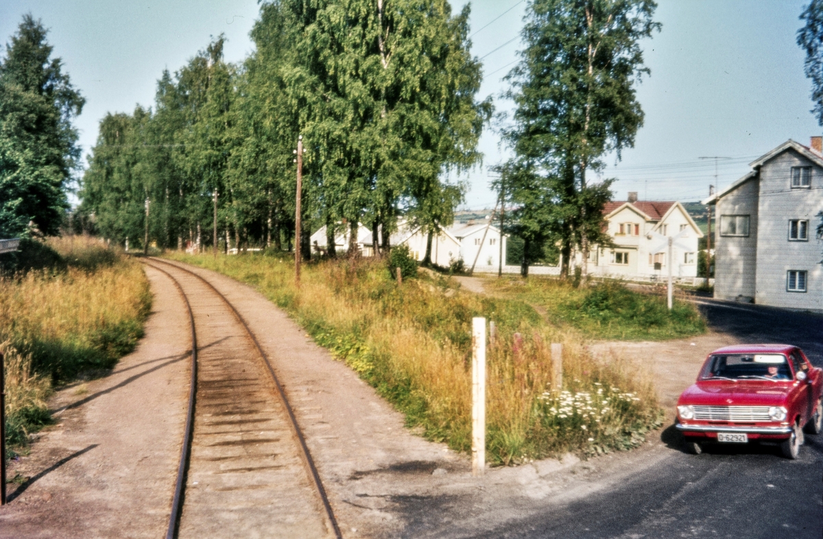 Usikret planovergang ved Skreia stasjon på Skreiabanen