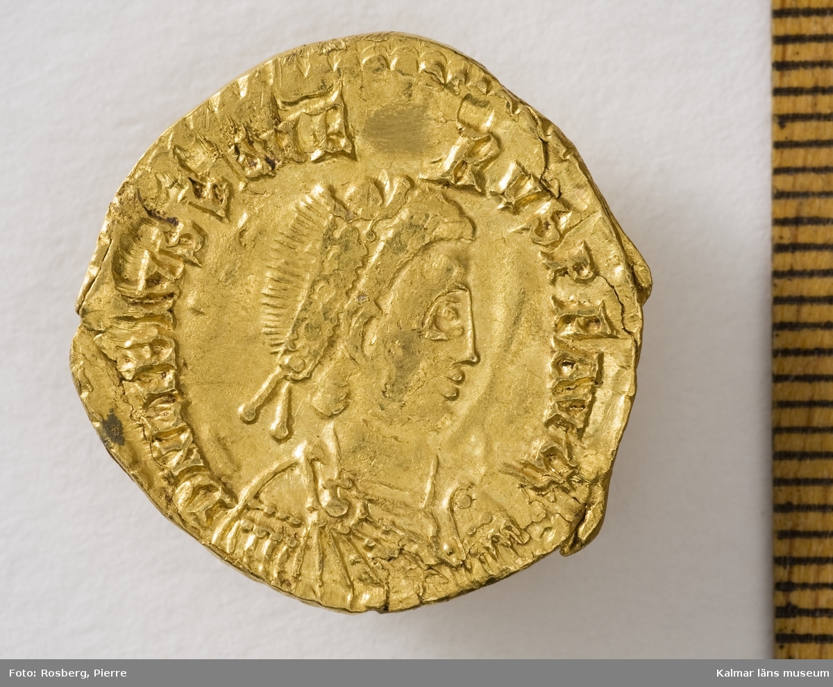 KLM 23575:8  Mynt, solidus, guld. Präglad för Libius Severus (461-465 e.Kr). Bestämning: F 133, RICX2705.